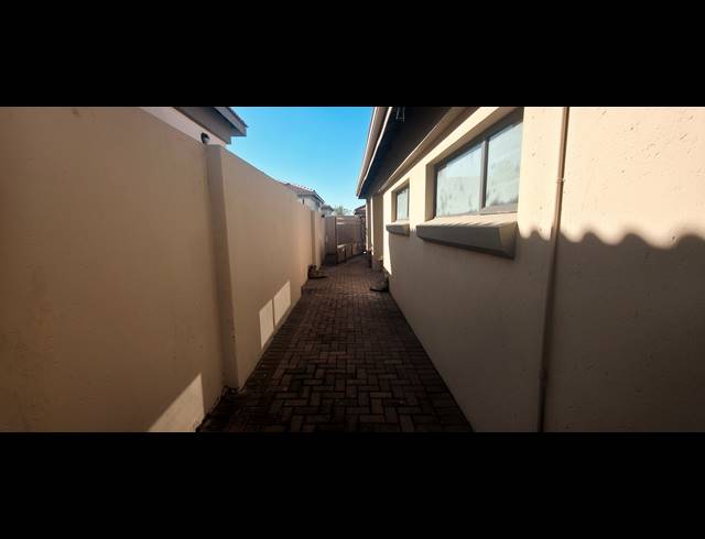 3 BEDROOM GATED ESTATE FOR SALE IN BEN FLEUR
